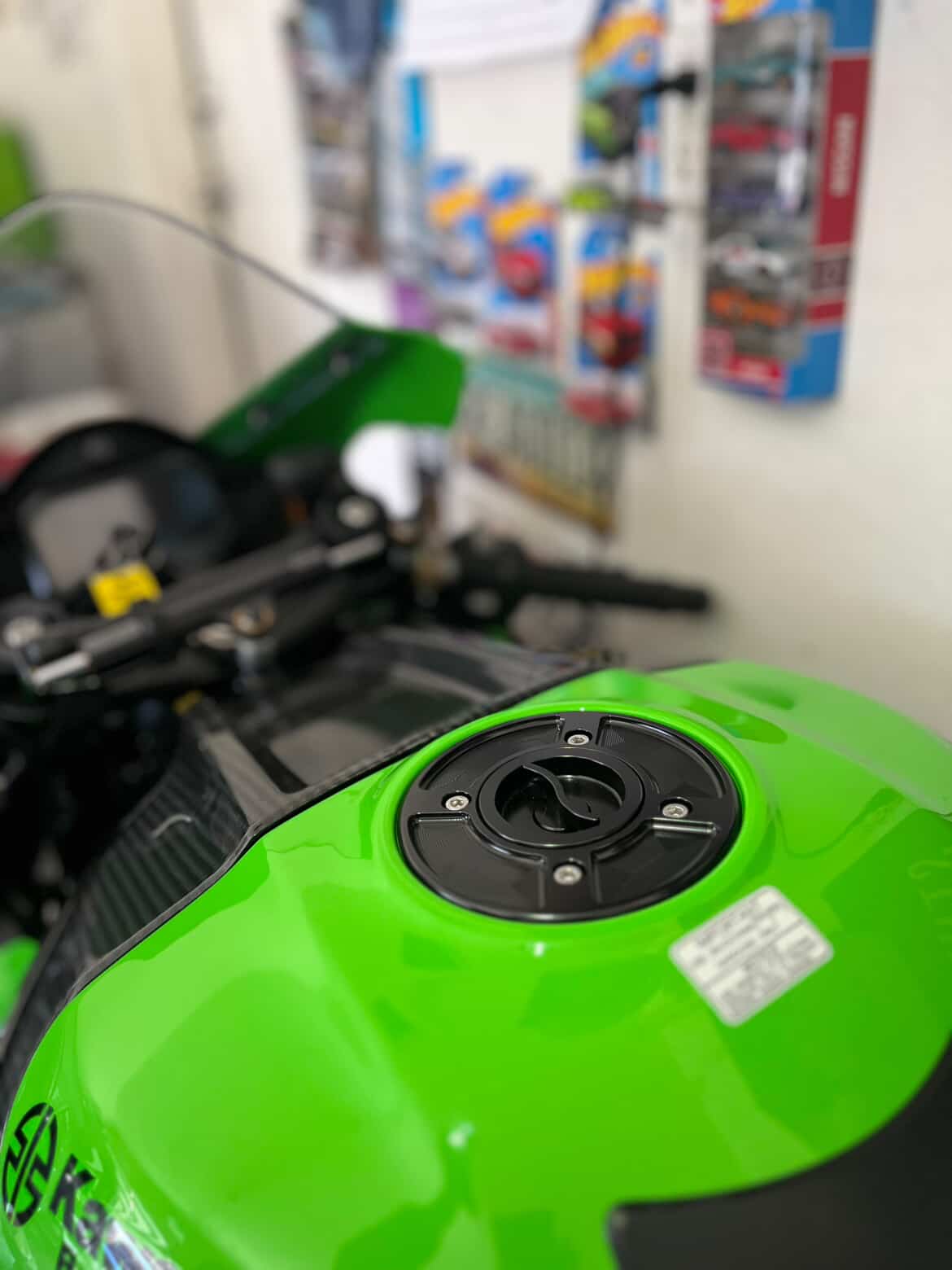 Tapa de gasolina negra para tanque de combustible de carreras Kawasaki Ninja ZX10R ZX10RR 2021-2026 sin llave