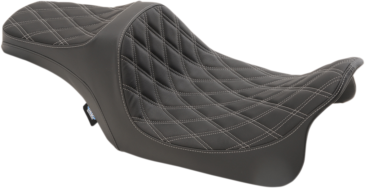 Asiento Predator III de DRAG SPECIALTIES - Doble diamante - Costuras plateadas - FL '08-'22 0801-1115