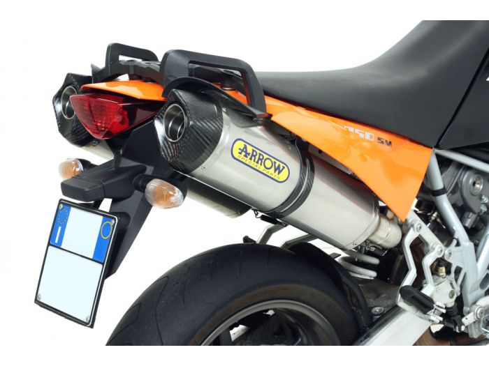 Silenciadores izquierdo y derecho homologados de titanio Arrow KTM 950 SM '06/09 con tapa de carbono (paquete de 72613)