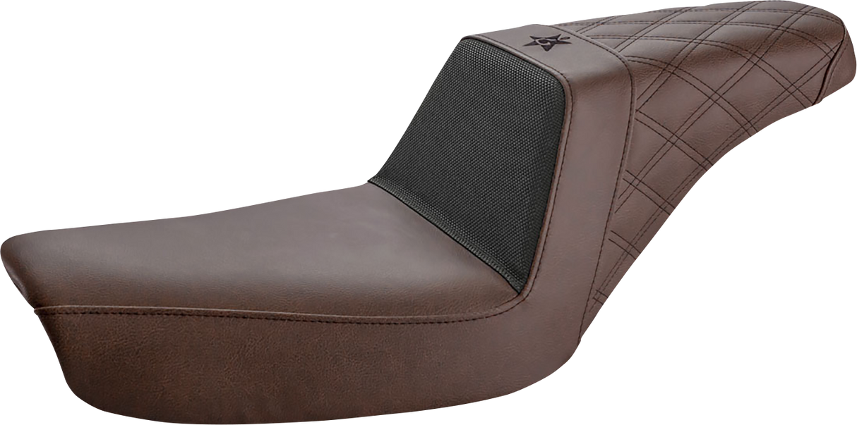 Asiento SADDLEMEN Unknown Industries - Delantero de fibra de carbono/agarre negro lumbar/trasero con costura de celosía - Dyna UN96-04-173BR