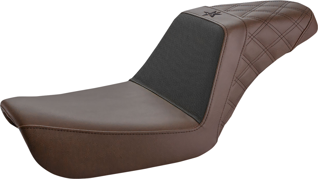 Asiento SADDLEMEN Unknown Industries - Delantero de fibra de carbono/Agarre negro lumbar/Trasero con costura de celosía - Dyna UN04-04-173BR