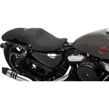 Asiento DRAG SPECIALTIES - 3/4 Solo - Doble Diamante - Negro con Costuras Plateadas - '04-'22 XL SIN PARACHOQUES DE GOMA 0804-0745