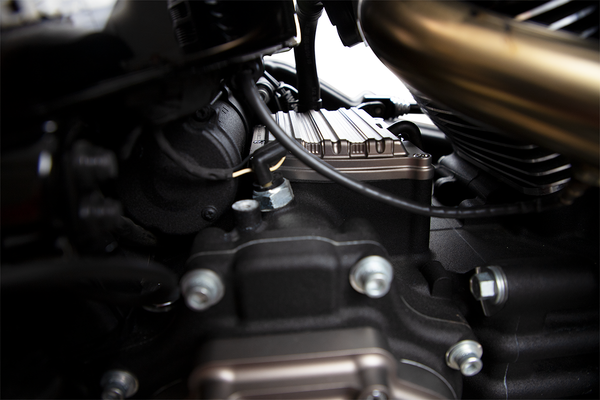 Tapa de transmisión ARLEN NESS - Titanio 03-865