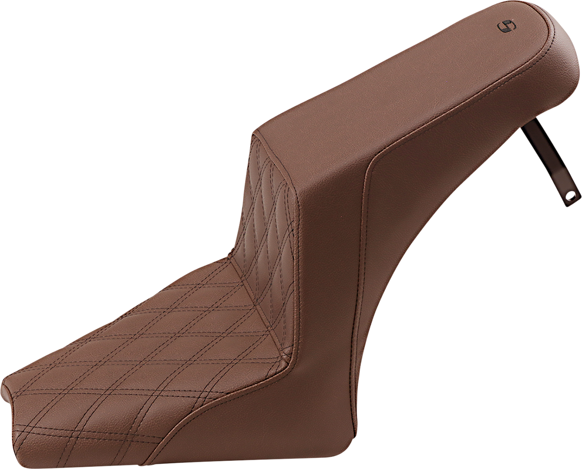 Asiento SADDLEMEN Step Up - Delantero enrejado/Trasero liso - Marrón - Scout Bobber I18-33-172BR