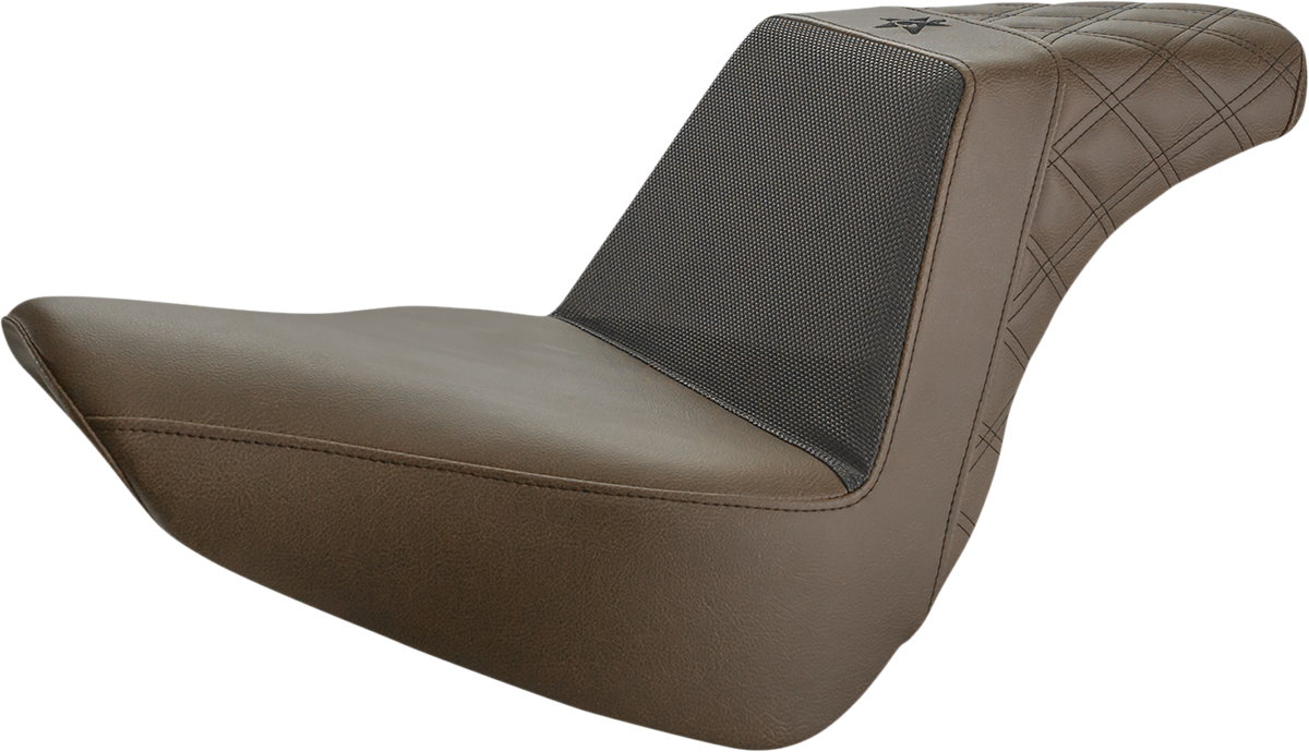 Asiento SADDLEMEN Unknown Industries - Delantero de fibra de carbono/agarre negro lumbar/trasero con costura de celosía - FL '18-'23 UN18-27-173BR