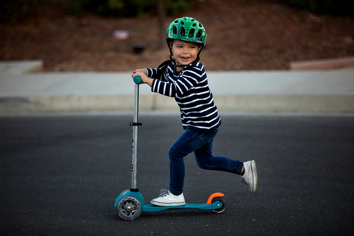 Casco de bicicleta infantil con iluminación KALI Chakra - Jungla - Verde brillante - Pequeño 0221022215
