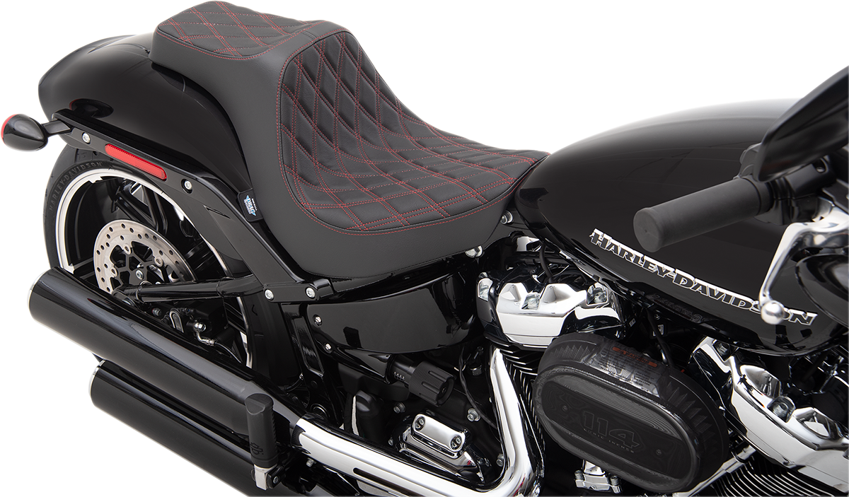 Asiento Predator III de DRAG SPECIALTIES - Doble diamante - Costuras rojas 0802-1269