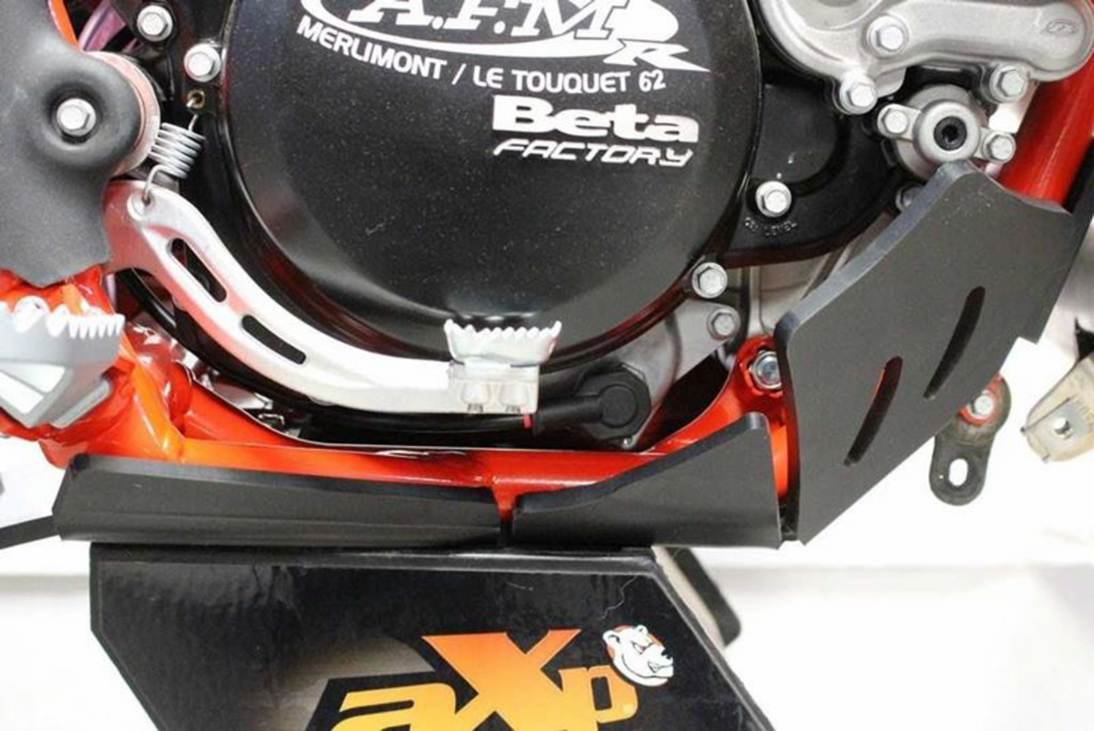 Placa de protección AXP RACING Xtrem - Negra - Beta - 250RR/300RR AX1430