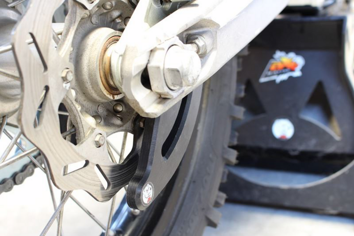 Protector de disco trasero AXP RACING - Negro AX1413