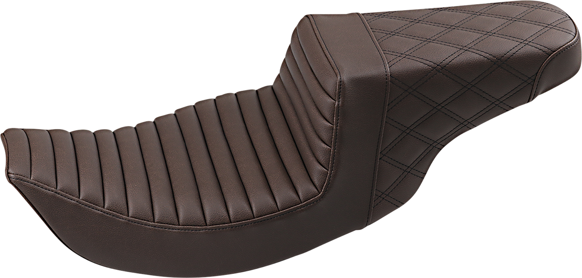 Asiento SADDLEMEN Step-Up - Delantero Tuck-n-Roll/Trasero Lattice Stitch - Marrón 897-06-176BR