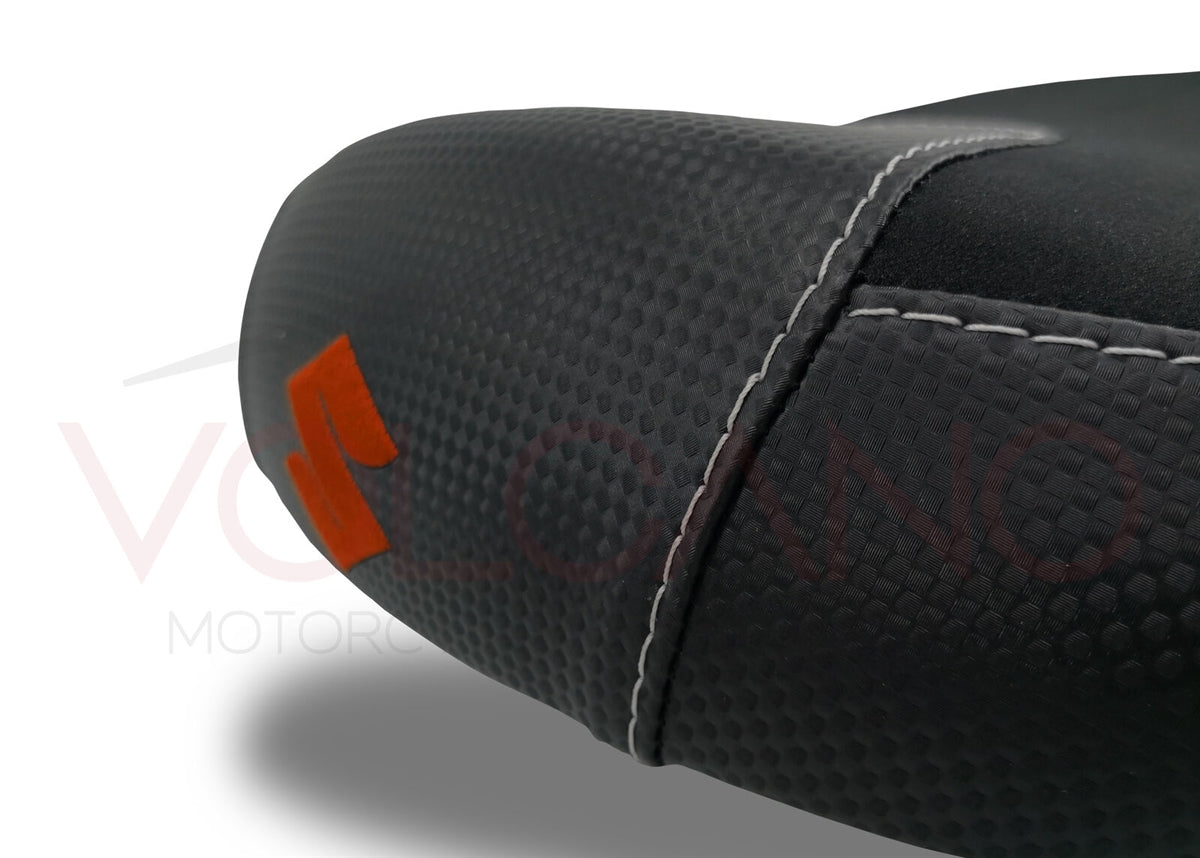 Volcano Seat Covers, Suzuki Hayabusa 2008-2020, Front and Rear, Carbon Look and Grip in Black and Red