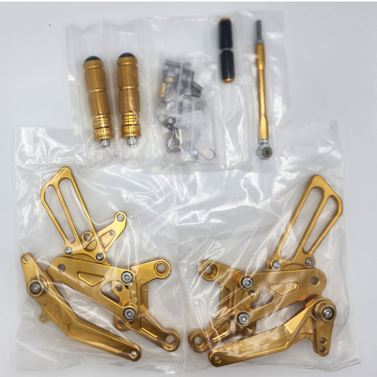 Reposapiés traseros Kawasaki ZX6R 2005-2025 en dorado