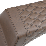 Asiento SADDLEMEN Step Up - Delantero liso/Trasero enrejado - Marrón - Challenger I20-06-173BR 