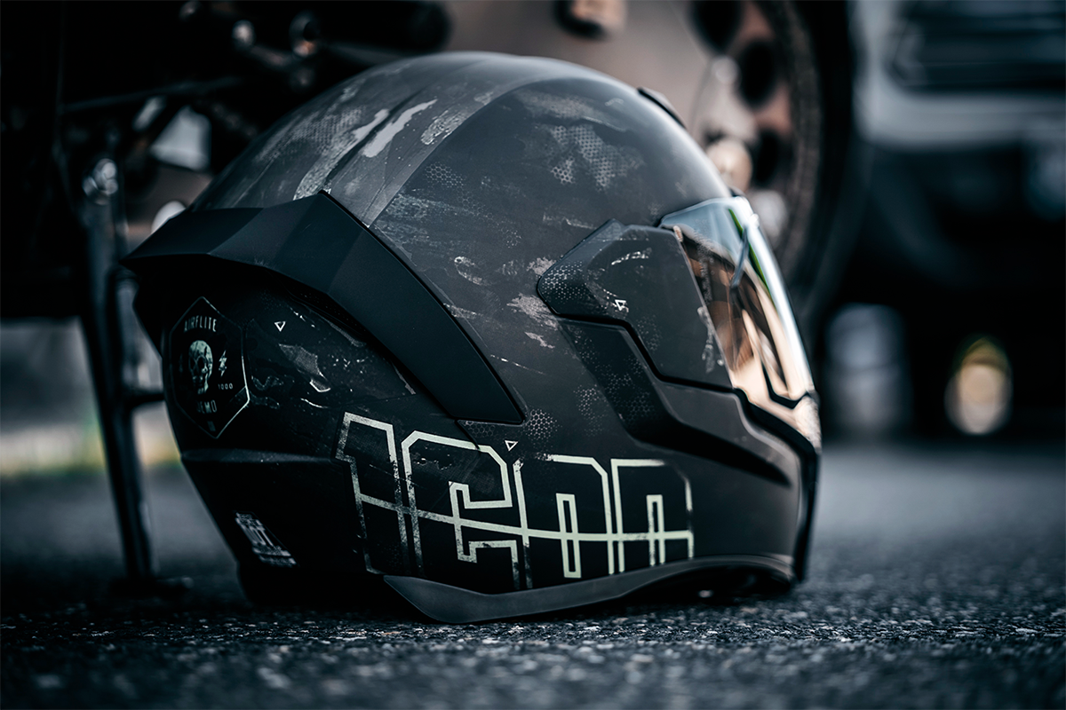 ICON Airflite™ Motorcycle Helmet - Demo - MIPS® - Black