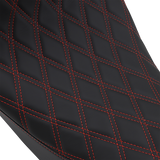 Asiento individual bajo delantero DRAG SPECIALTIES - Diamante - Costuras rojas - FL '08-'22 0801-1254 