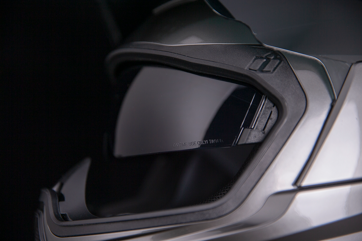 ICON Airflite™ Motorcycle Helmet - Jewel - MIPS® - Silver