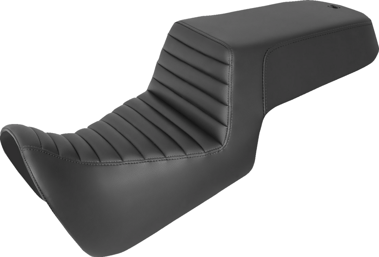Asiento SADDLEMEN Step Up - Delantero Tuck-n-Roll/Trasero Liso - Negro 821-34-171 