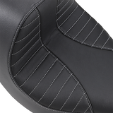 Asiento EZ-Solo de DRAG SPECIALTIES - Costura de escorpión - Hilo plateado - Vinilo - FLFB/S '18-'22 ACT EZ-ON MOUNT STYLE 0802-1186