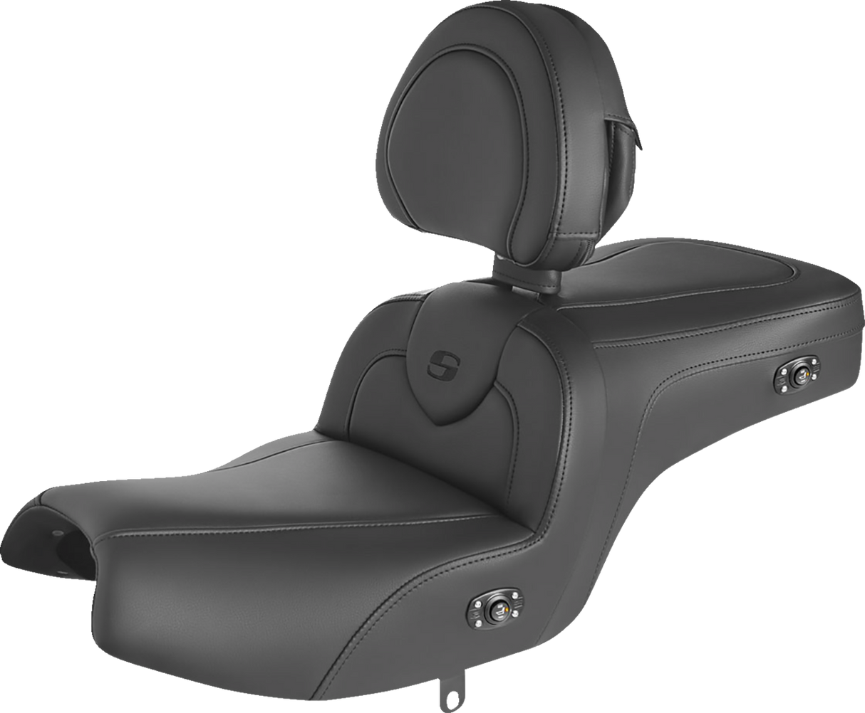 Asiento SADDLEMEN - RoadSofa - con respaldo - Negro con costuras negras - Calefaccionado - Challenger '20-'22 I20-06-187BRHCT 