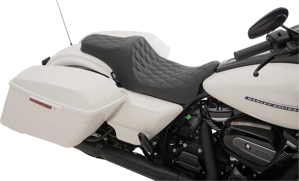 Asiento Predator III de DRAG SPECIALTIES - Doble diamante - Costuras negras - FL 2008-2022 0801-1114 