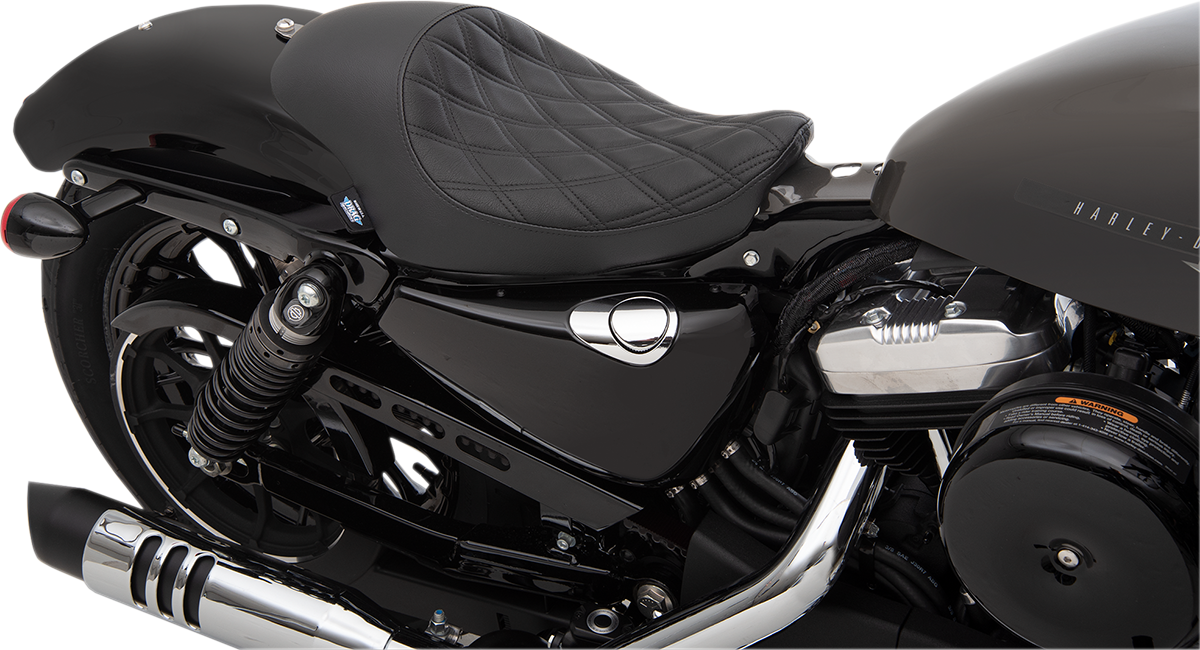 Asiento DRAG SPECIALTIES - 3/4 Solo - Doble Diamante - Negro con Costuras Negras - '04-'22 XL SIN PARACHOQUES DE GOMA 0804-0744 
