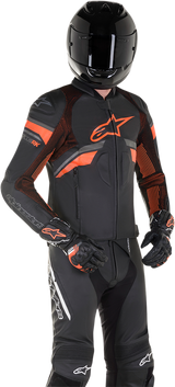 Chaqueta de cuero ALPINESTARS GP Plus R v3 Rideknit® - Negro/Rojo Fluo - Talla 46 EE. UU. / 56 UE 3100321-1030-56
