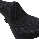 Asiento Predator III de DRAG SPECIALTIES - Doble diamante - Costuras plateadas - FL/FX '18-'22 0802-1146
