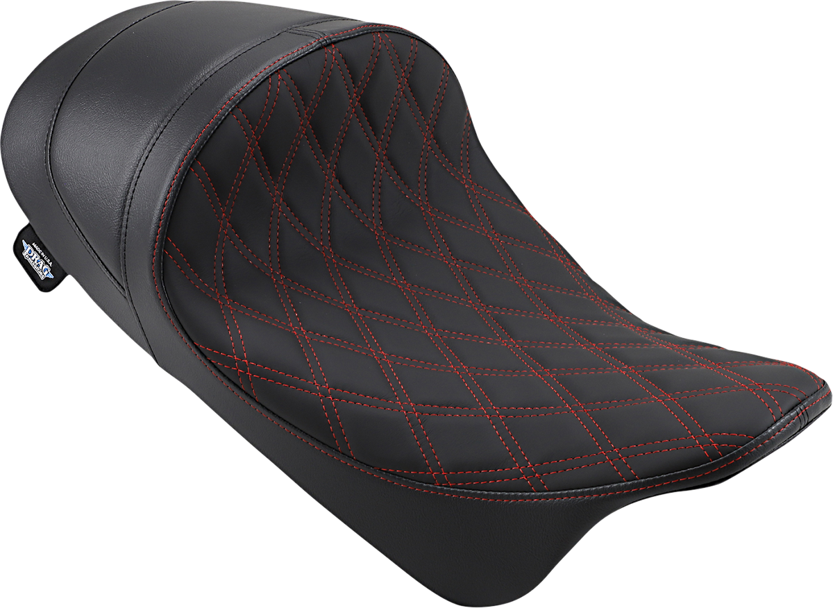 Asiento individual bajo delantero DRAG SPECIALTIES - Diamante - Costuras rojas - FL '08-'22 0801-1254 