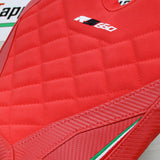 Funda de asiento Aprilia RS 660 2021-2025 Tappezzeria Italia TPZ Terciopelo con costura de diamante rojo
