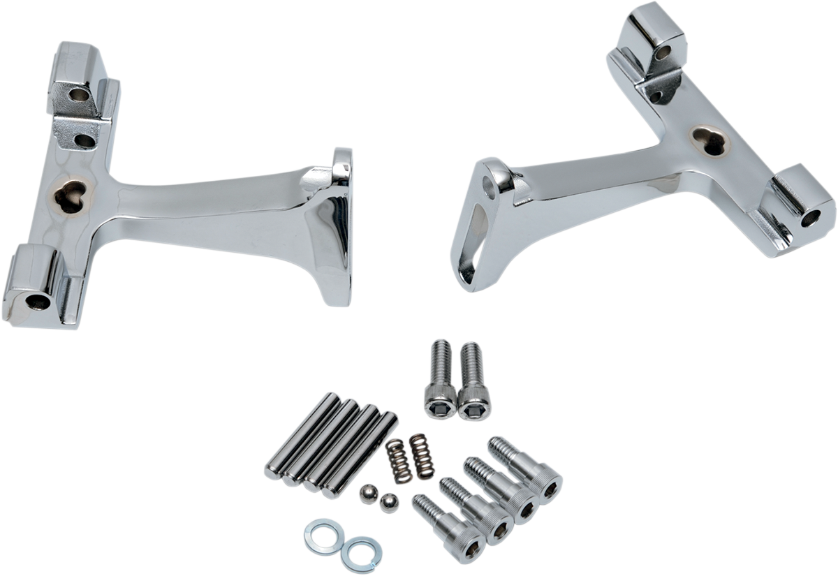Soporte para estribo de pasajero de DRAG SPECIALTIES - Cromado P17-0406C