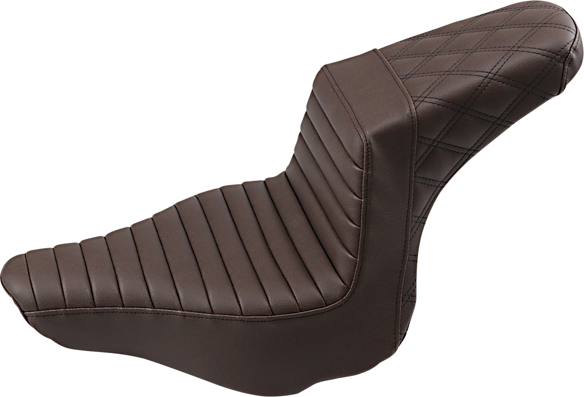 Asiento SADDLEMEN Step-Up - Costuras delanteras Tuck-n-Roll/traseras de celosía - Marrón 813-27-176BR 