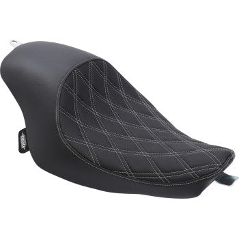 Asiento DRAG SPECIALTIES - 3/4 Solo - Doble Diamante - Negro con Costuras Plateadas - '04-'22 XL SIN PARACHOQUES DE GOMA 0804-0745 