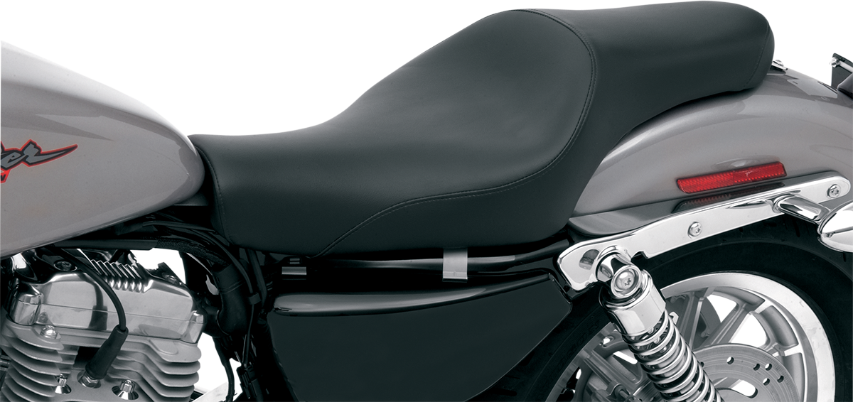 Asiento SADDLEMEN Pro Tour - Tanques de 3.3 galones - XL '04-'20 807-11-066 