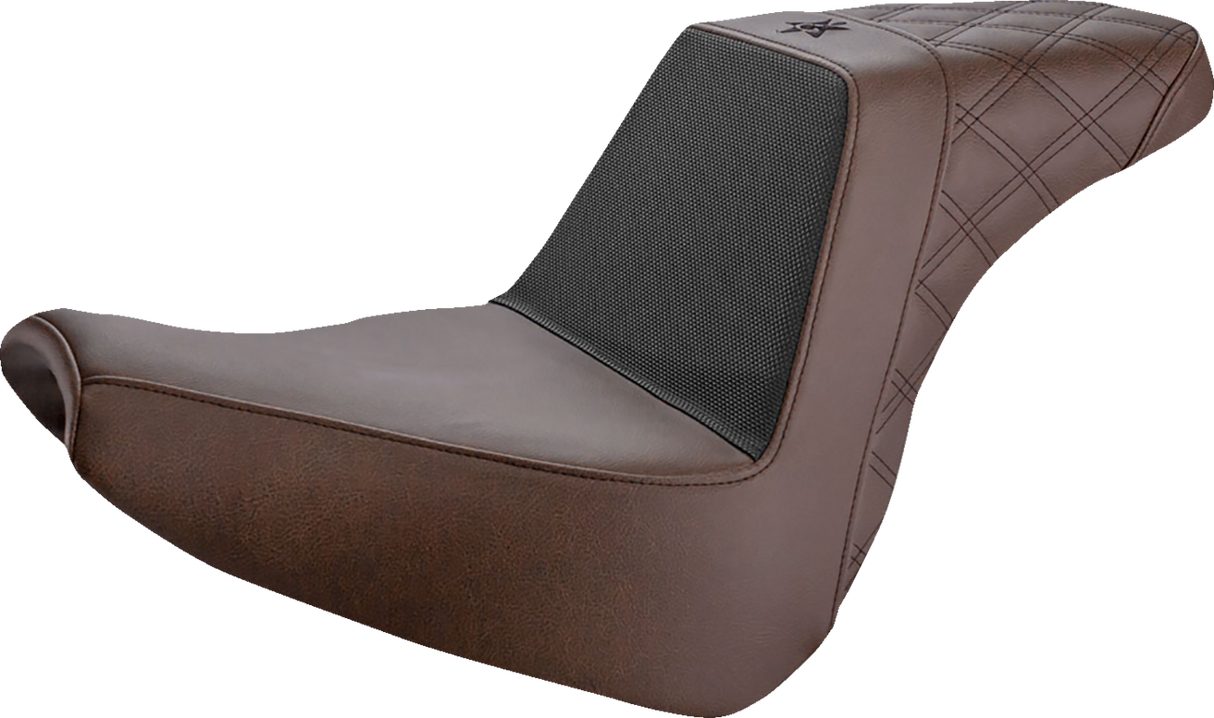 Asiento SADDLEMEN Unknown Industries - Delantero de fibra de carbono/agarre negro lumbar/trasero con costura de celosía - FXBR '18-'20 UN18-31-173BR