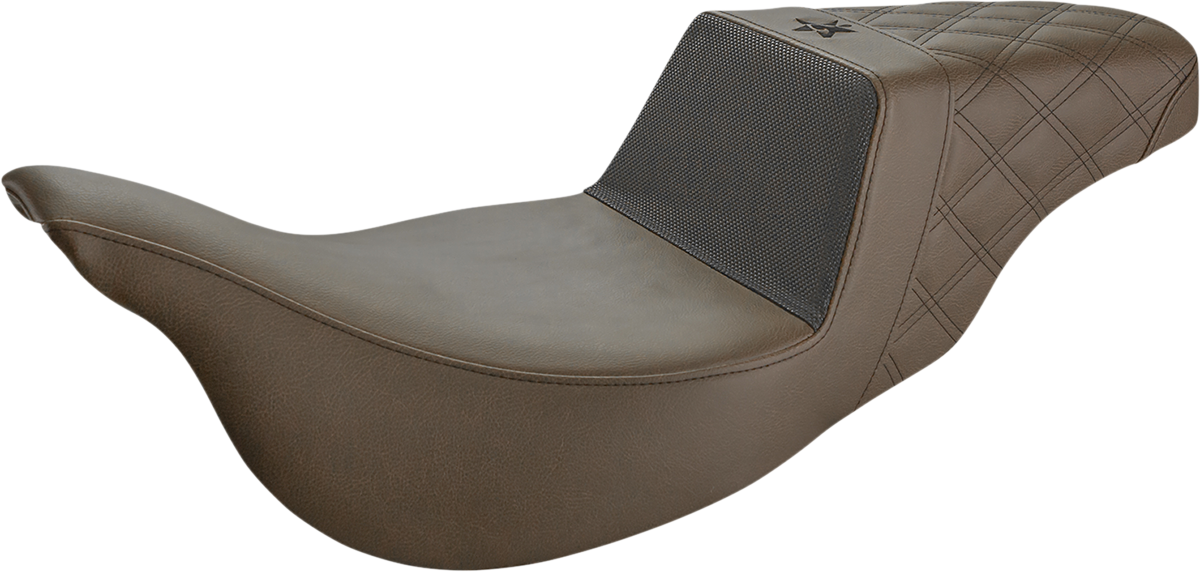 Asiento de alcance extendido SADDLEMEN Unknown Industries - Fibra de carbono/Agarre/Costura de celosía - Marrón - FL '08-'23 UN08-07-173BREX