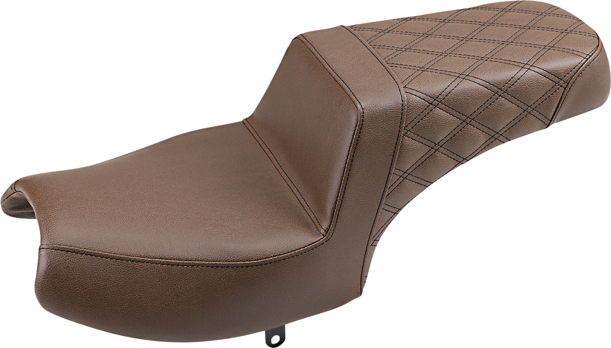 Asiento SADDLEMEN Step Up - Delantero liso/Trasero enrejado - Marrón - Challenger I20-06-173BR 